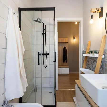 Casa Giada, Centro, 500m Dal Lago, Wifi * Arona