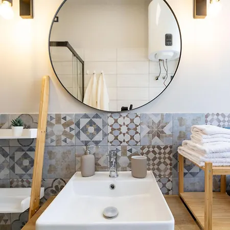 Casa Giada, Centro, 500m Dal Lago, Wifi Apartment *