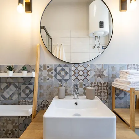Casa Giada, Centro, 500m Dal Lago, Wifi Apartment *